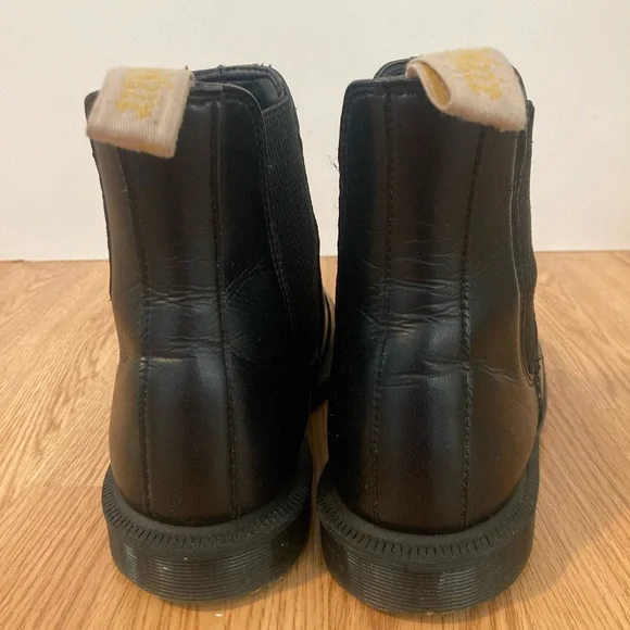 Dr Martens Vegan Flora Boots - Picture 4 of 9